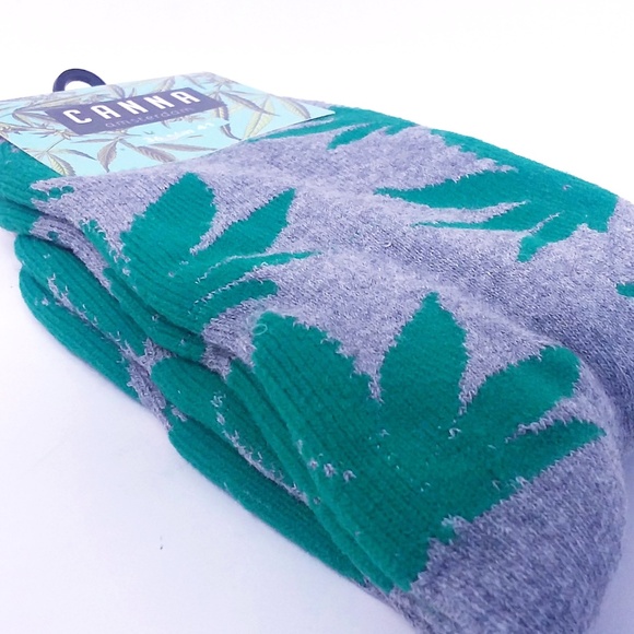 💜3/$25💜 Leaf Socks Gray Grey Green - Picture 3 of 5